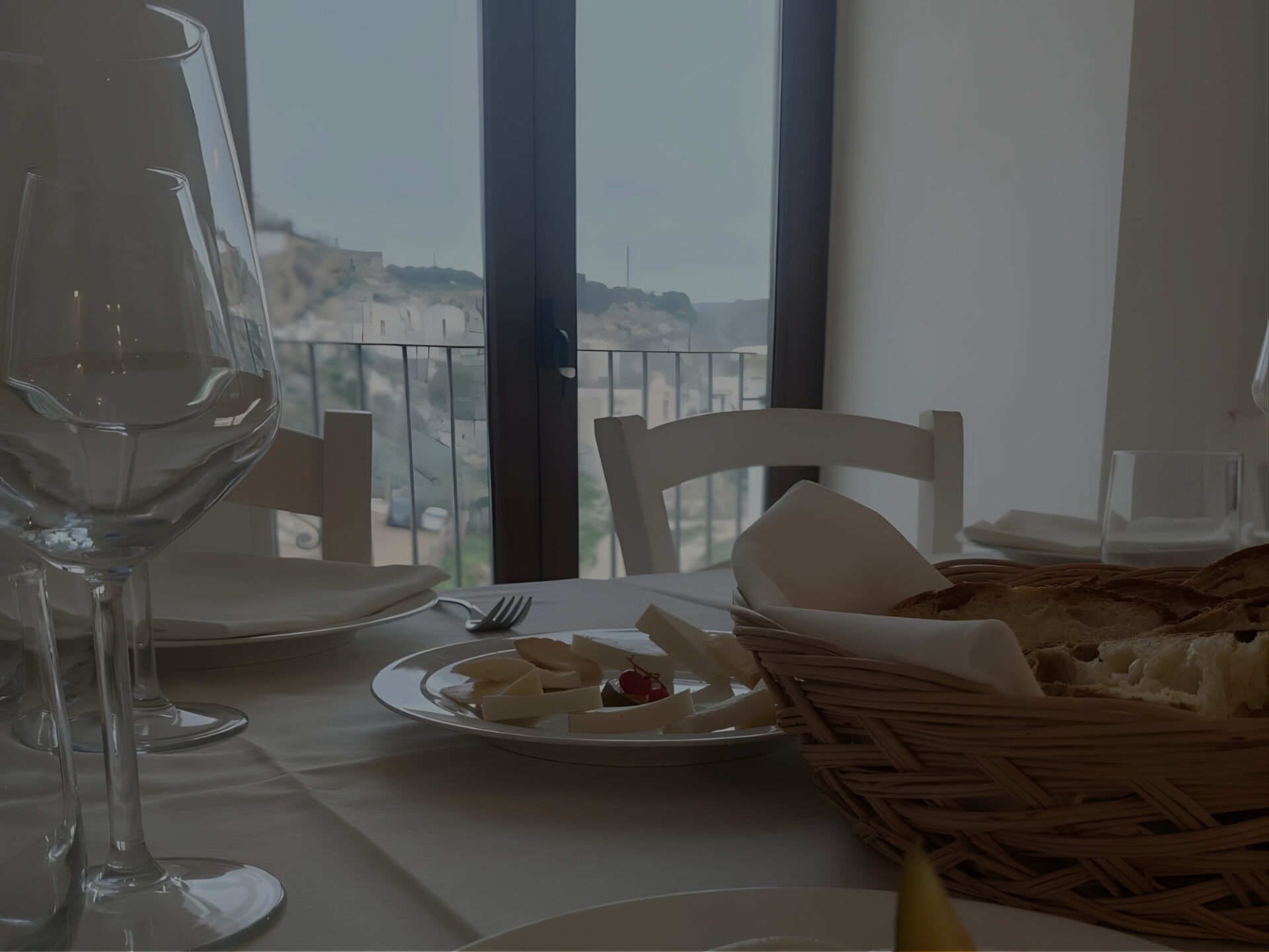 La sala apparecchiata